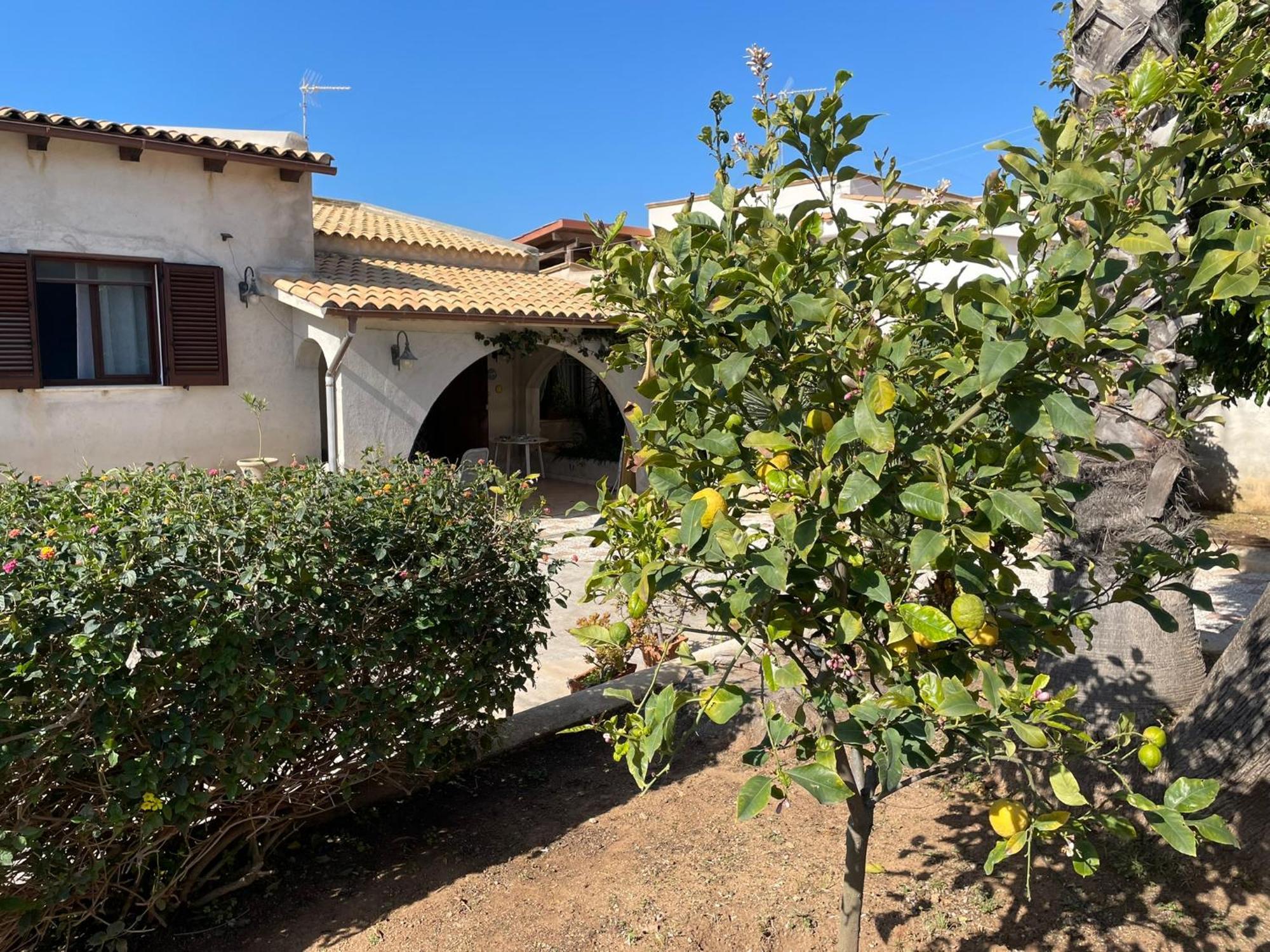 Villa Silvana مازارا ديل فالو المظهر الخارجي الصورة