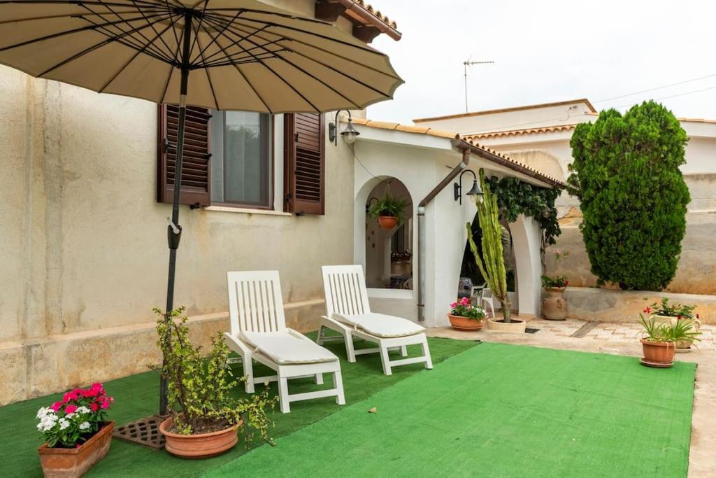 Villa Silvana مازارا ديل فالو المظهر الخارجي الصورة
