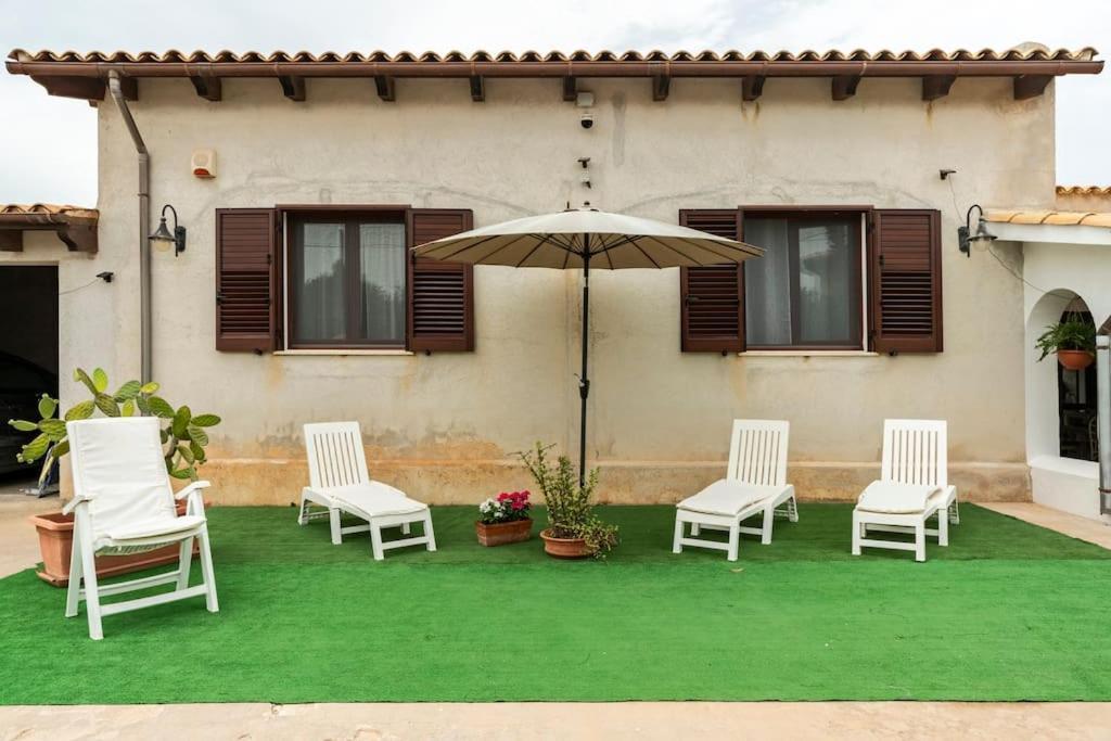 Villa Silvana مازارا ديل فالو المظهر الخارجي الصورة