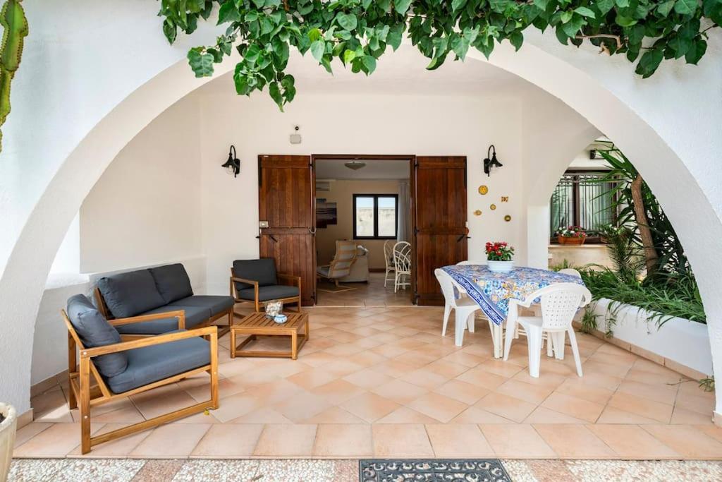 Villa Silvana مازارا ديل فالو المظهر الخارجي الصورة